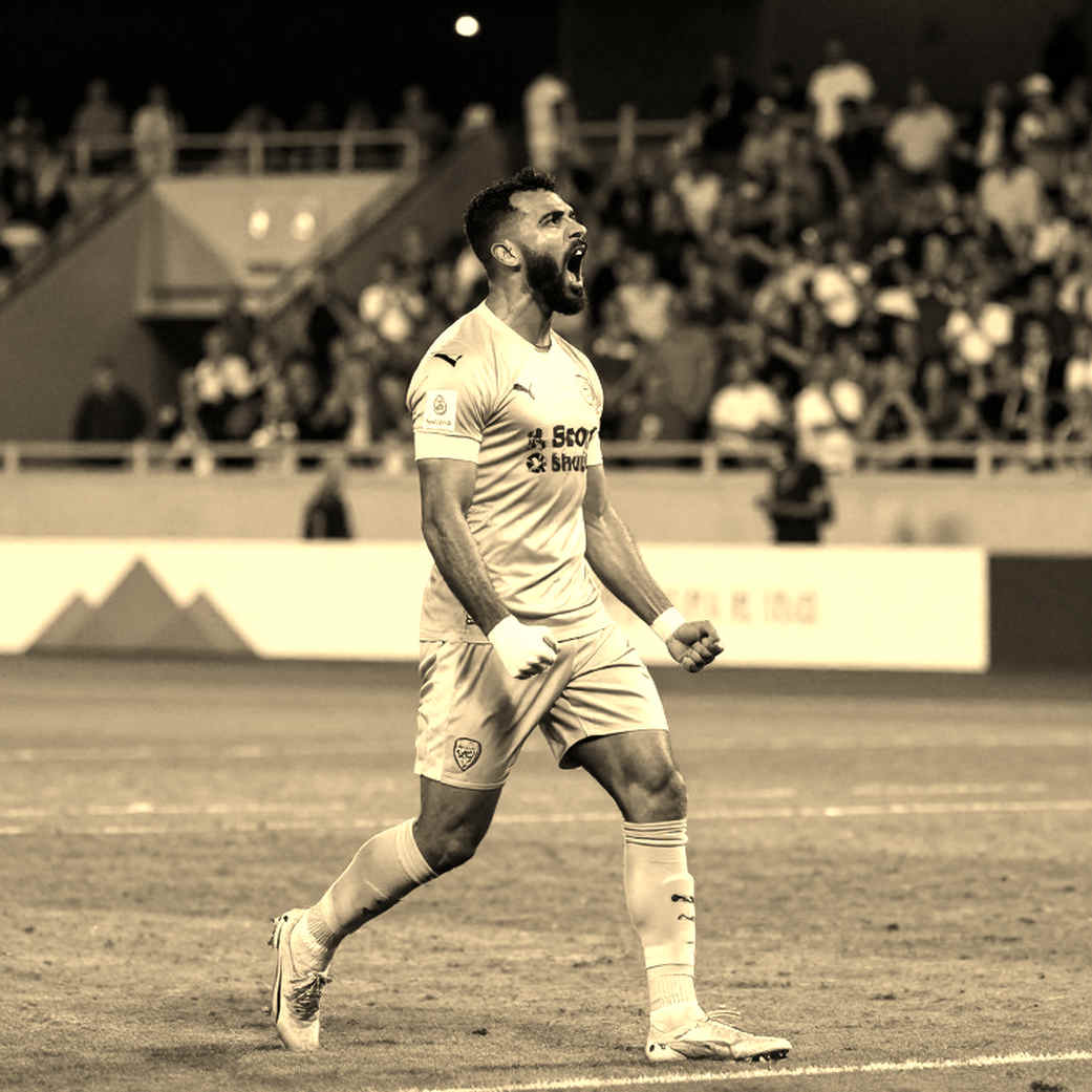 Empty Pages, the Border of Truth: What Blockchain Teaches Football Data Verification Empty Pages, the Border of Truth: What Blockchain Teaches Football Data Verification