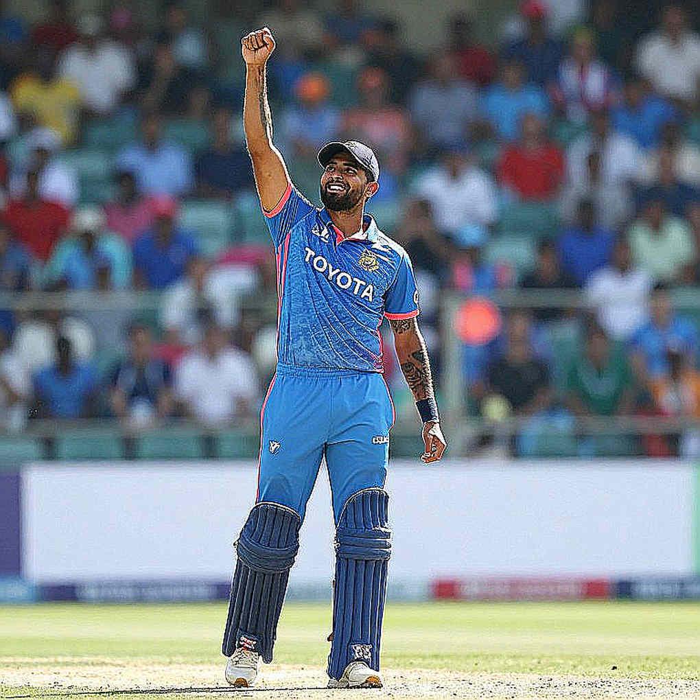 How the 54-0 Powerplay Wrote the Match's Tempo: Pakistan Go 1-0 Up Under Farhan How the 54-0 Powerplay Wrote the Match's Tempo: Pakistan Go 1-0 Up Under Farhan