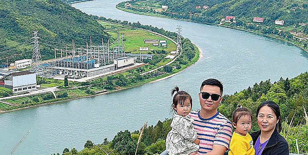 ২:০৬.১০ — তেরো বছরের কাঁধে যে সময়টা এখনো কেউ সই করেনি