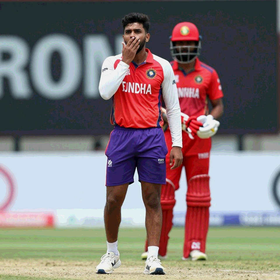 এনওসি-র নীরবতা: আফগান লিগের ডাক, ইসিবি-র হাত, আর ইংল্যান্ডের লেগ-স্পিন ধাঁধা