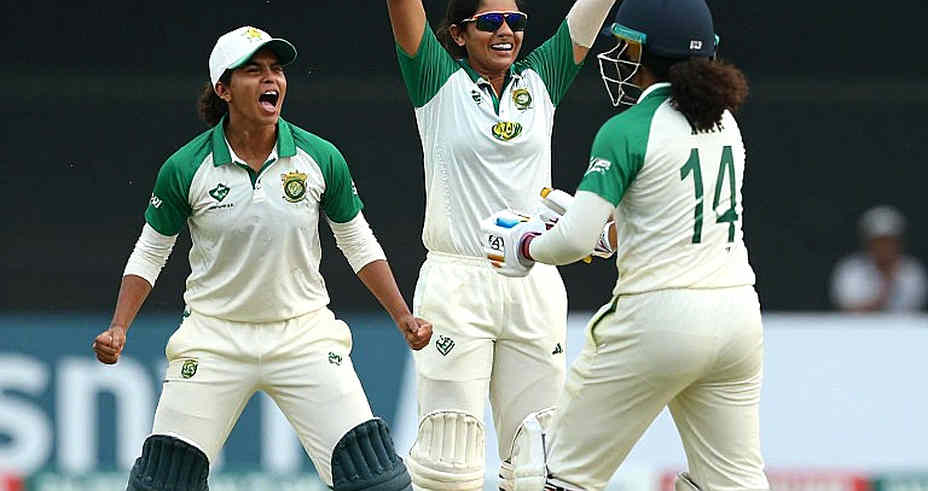দ্বৈত হেডার, আর্দ্রতা আর নিলামের দাম: এশিয়ার নারী ক্রিকেটে ইনজুরির আসল হিসাব