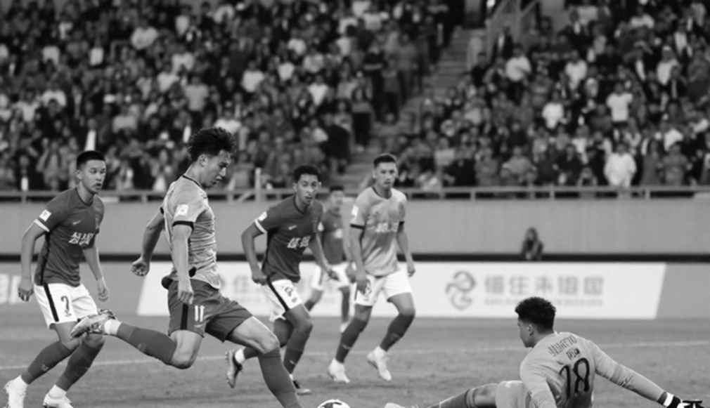 রেইন্ডার্সের হ্যাটট্রিক, আল-কাদসিয়ার ১০০তম জয়, আর লেজারে যে ঘরটা ফাঁকা