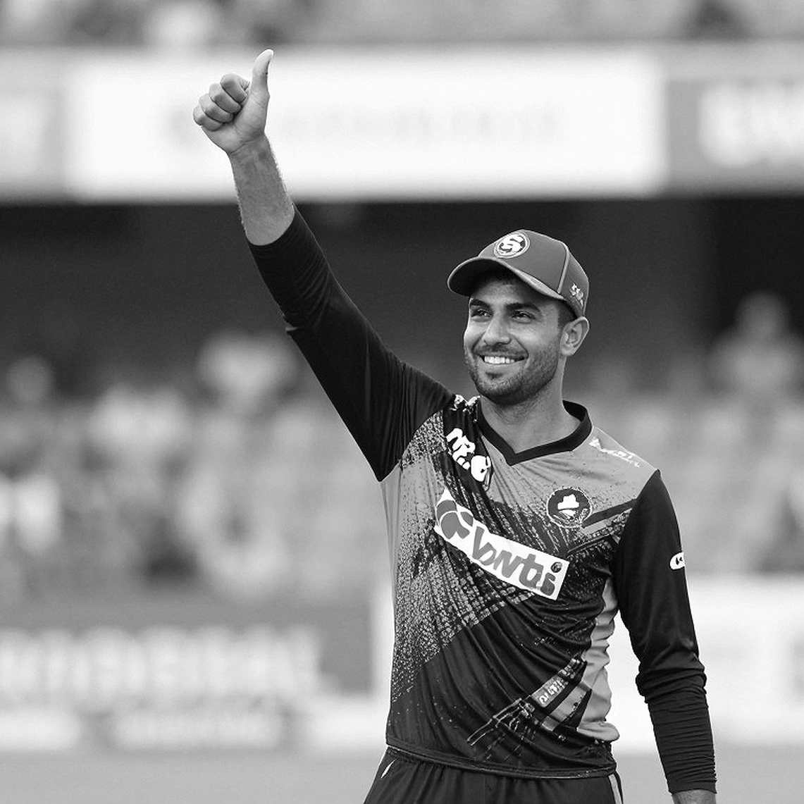 খালেদের কাউন্টি ঝড় আর আবুধাবির গরম: যে হিসাবটা গ্রুপ চ্যাটে ধরা পড়ে না