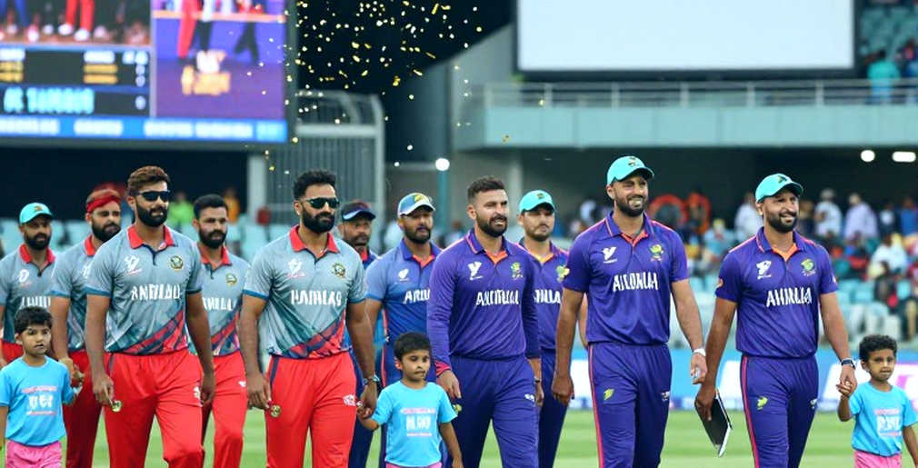 নিলাম-দরজায় কোটি টাকার তারকা, আর ১৫ নম্বর মানুষটির দাম কত? নিলাম-দরজায় কোটি টাকার তারকা, আর ১৫ নম্বর মানুষটির দাম কত?